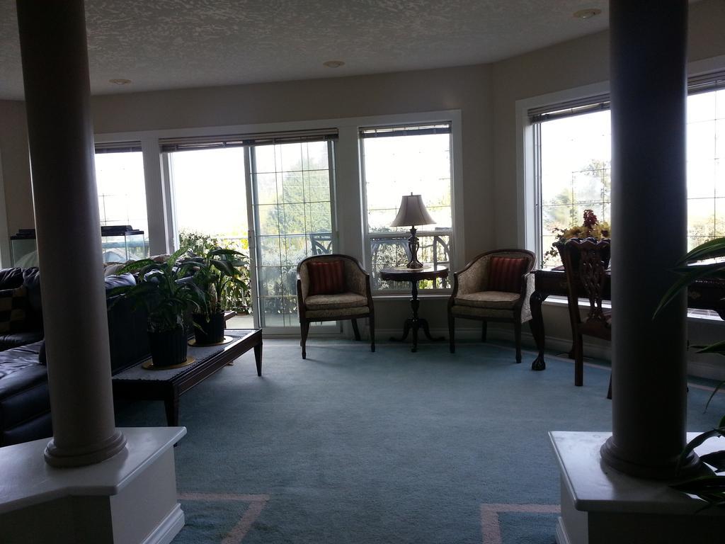 By The Sea Bnb, Sidney Victoria Bc Ngoại thất bức ảnh