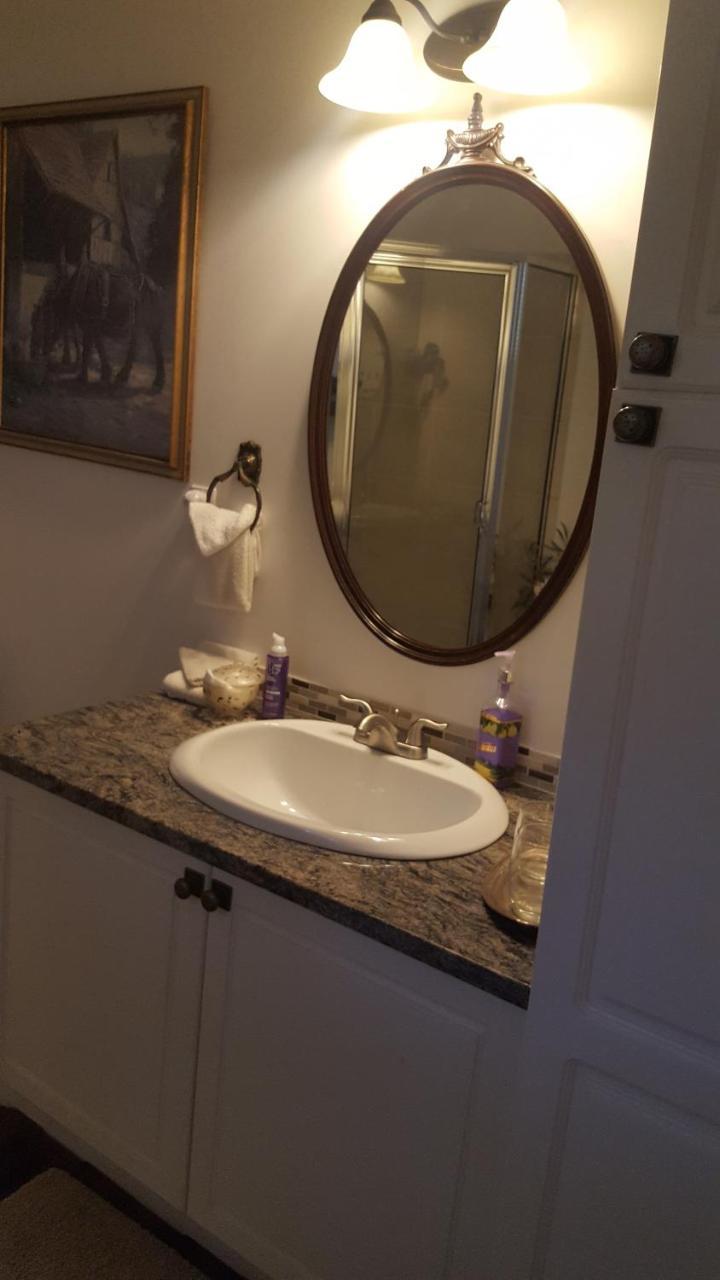 By The Sea Bnb, Sidney Victoria Bc Ngoại thất bức ảnh