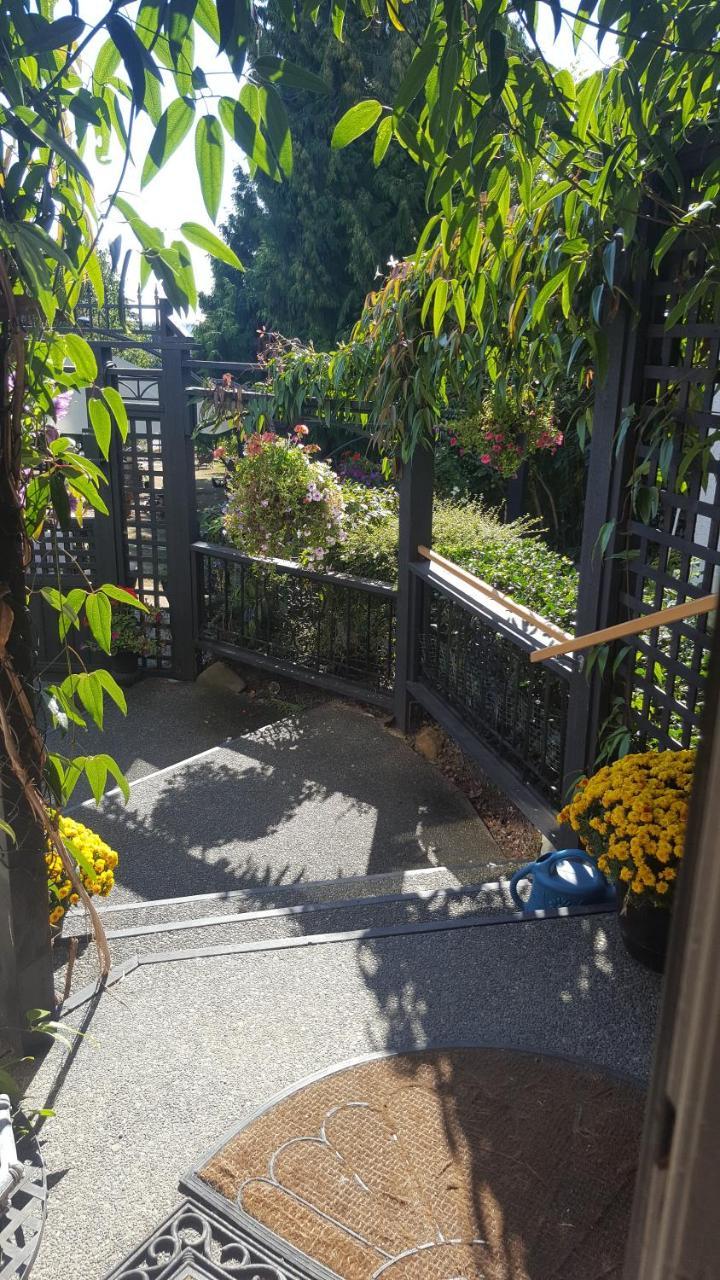 By The Sea Bnb, Sidney Victoria Bc Ngoại thất bức ảnh